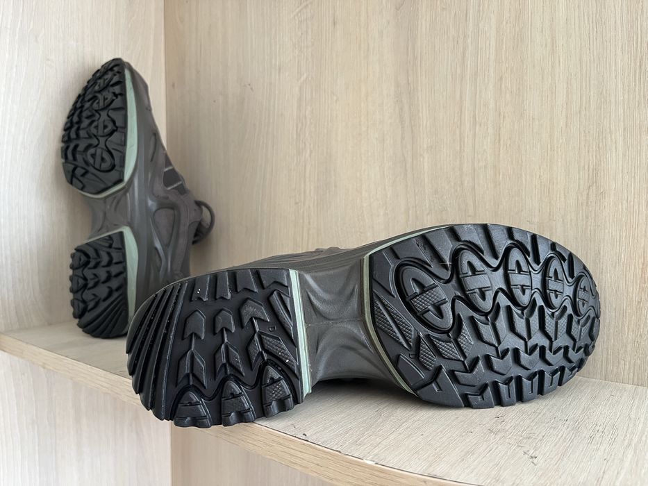 Як нові трекенгові 38.5 розмір кросівки Lowa gor-tex оригінал