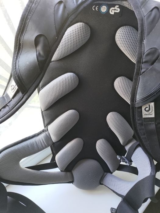 Рюкзак Deuter ATTACK зі встроеним захистом спини