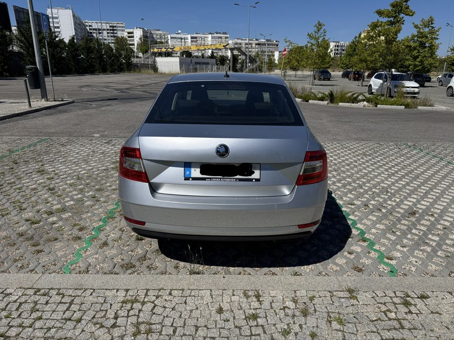 Skoda Octavia — fotografia 5