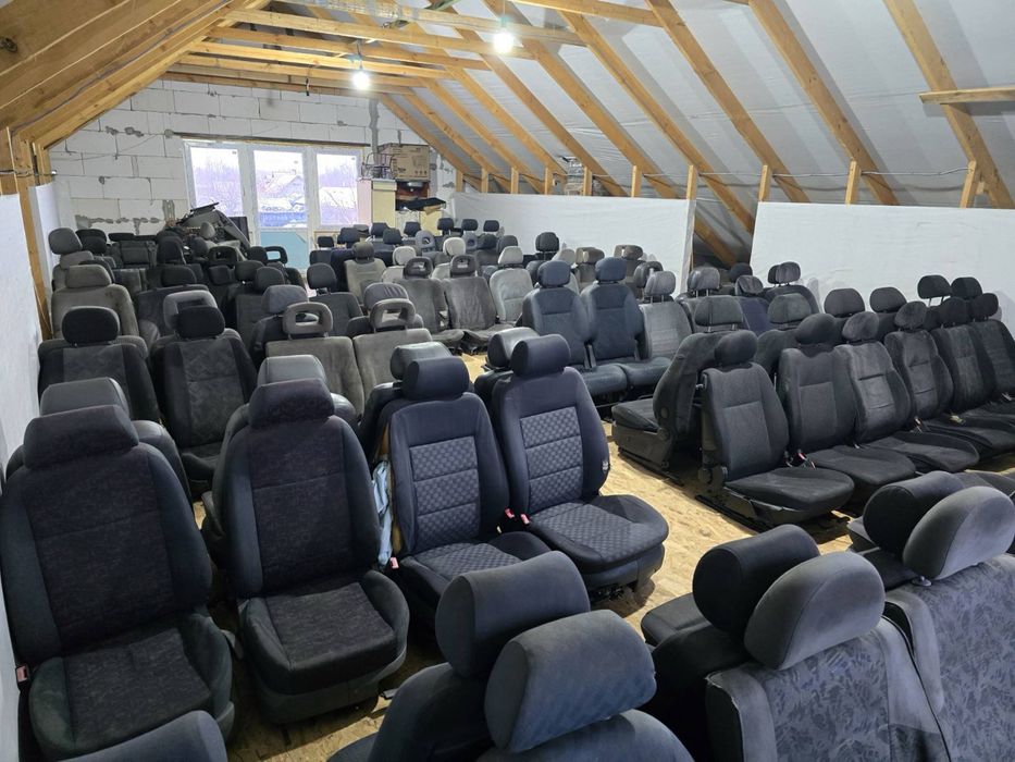 Сидіння ,крісла салону на авто