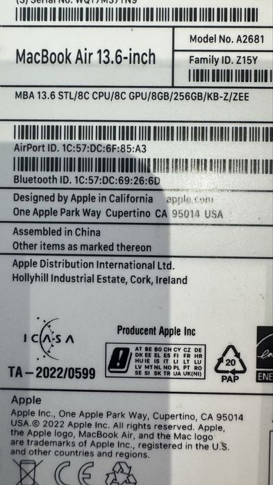 Macbook air m2 13.6 8/256 bardzo dobry stan, Pudełko + kabel + ładowarka