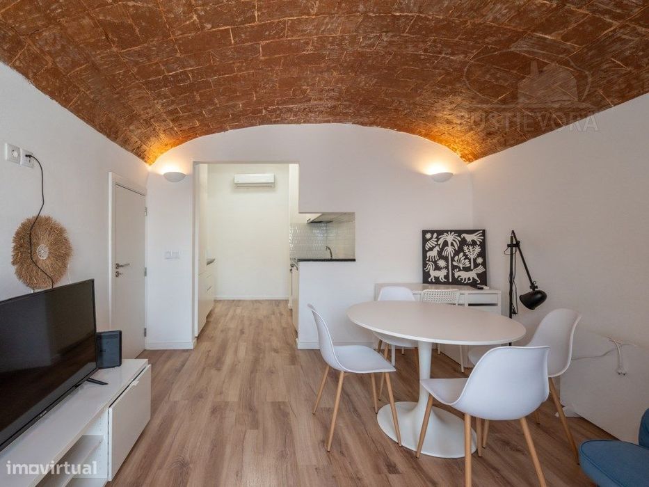 Investimento no Centro Histórico de Évora | Moradia T2 com Terraço ...
