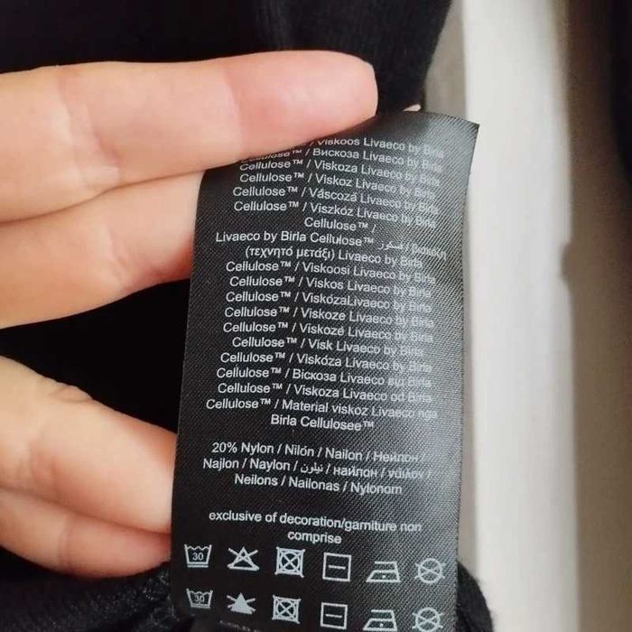 Czarny golf wiskozowy dopasowany sweter gładki wiskoza Slim Fit