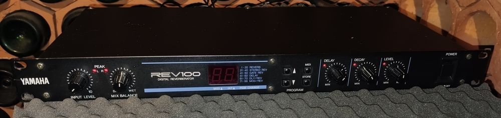 Yamaha rev100 reverberator