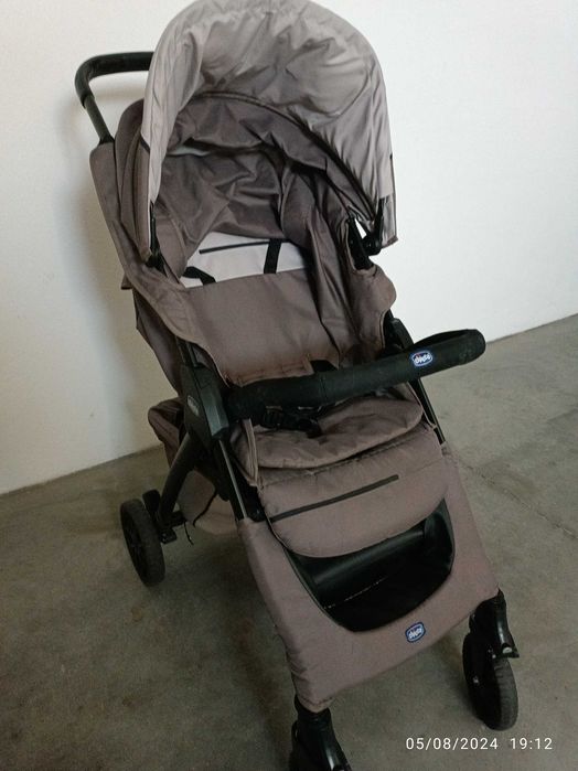 Conjunto Chicco Carrinho de Bebé + Cadeira Auto "ovo" + Base Isofix