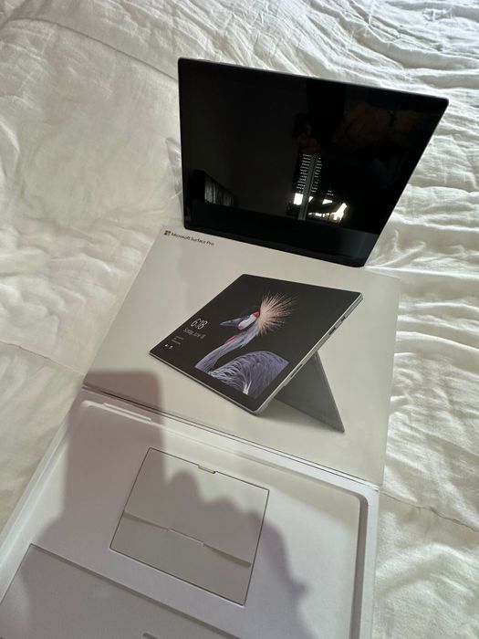 Microsoft Surface Pro Windows 10 Pro