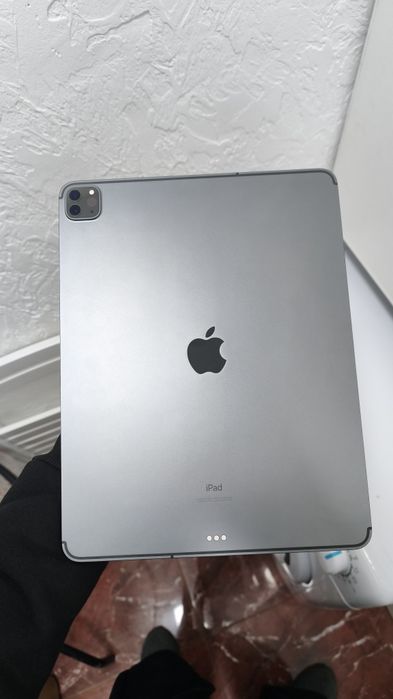 Apple iPad Pro 12.9″ (4-е поколение) LTE