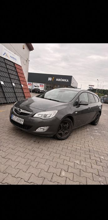 Opel Astra J Super stan. Doinwestowany!!