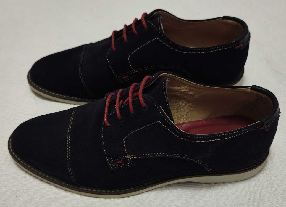 Sapatos Azuis Escuros (Usados uma vez apenas)