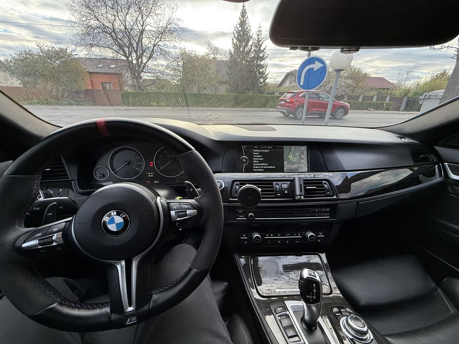 Продаж 535і BMW  2012 рік 3,0 Бензин