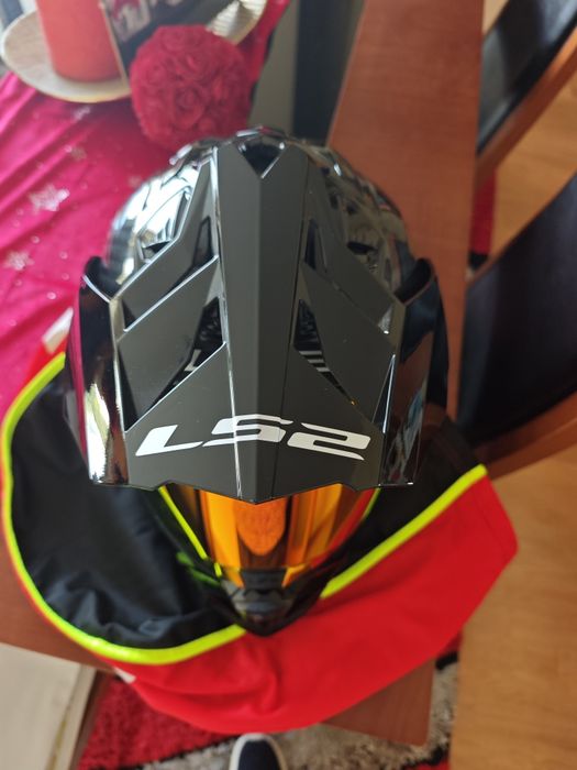 Capacete LS2 explorer plus Carbon