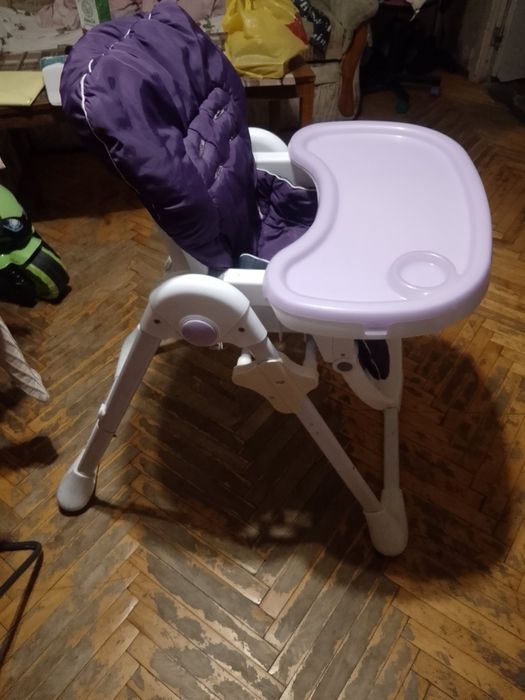 Столик для годування