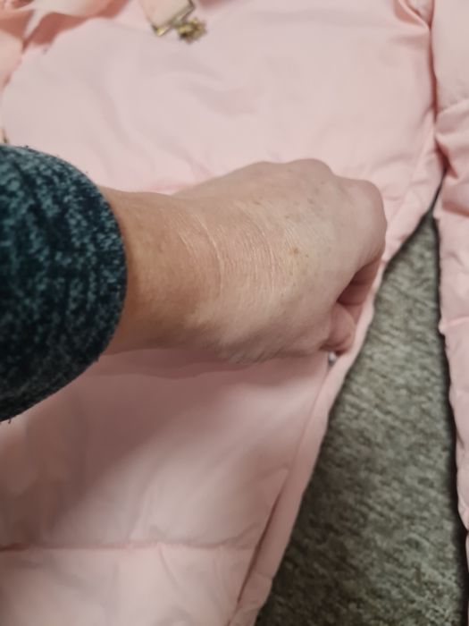 Пуховик жіночий 46 розмір