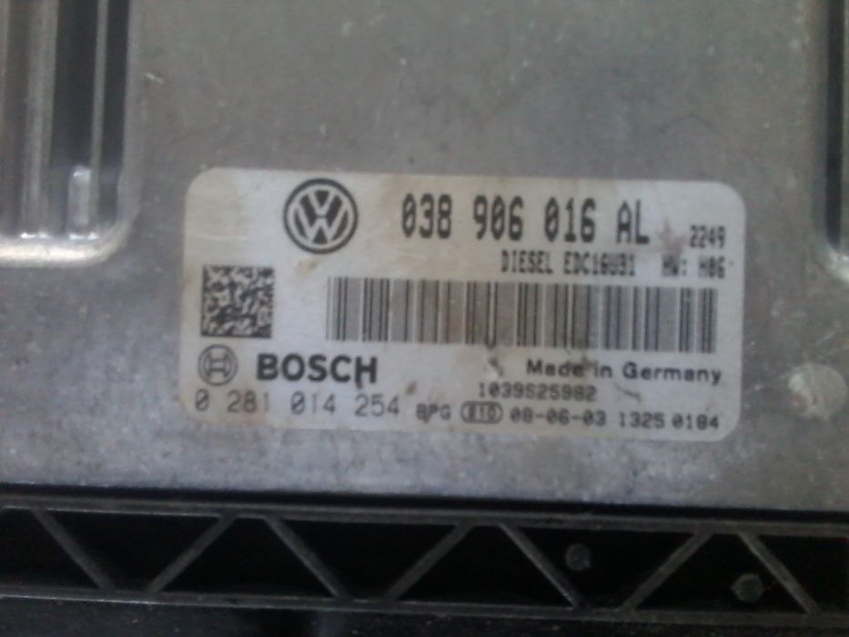 Блок управления двигателем Мозги Мозгі 2.5 1.9 Фольксваген Т5 VW T5