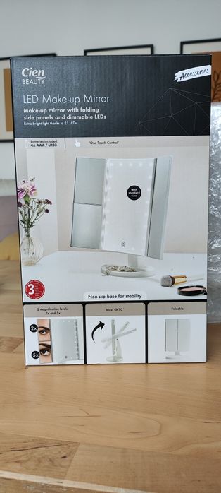 Lusterko kosmetyczne LED - nowe