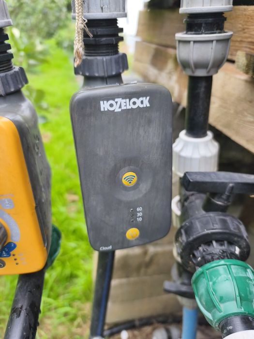 Hozelock Cloud Controller – sterownik nawadniania WiFi + Hub, czujnik zmierzchu