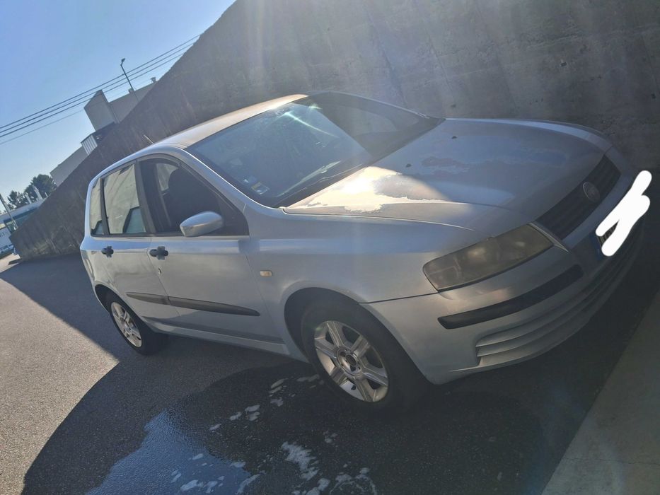 Carro fiat stilo 2002
