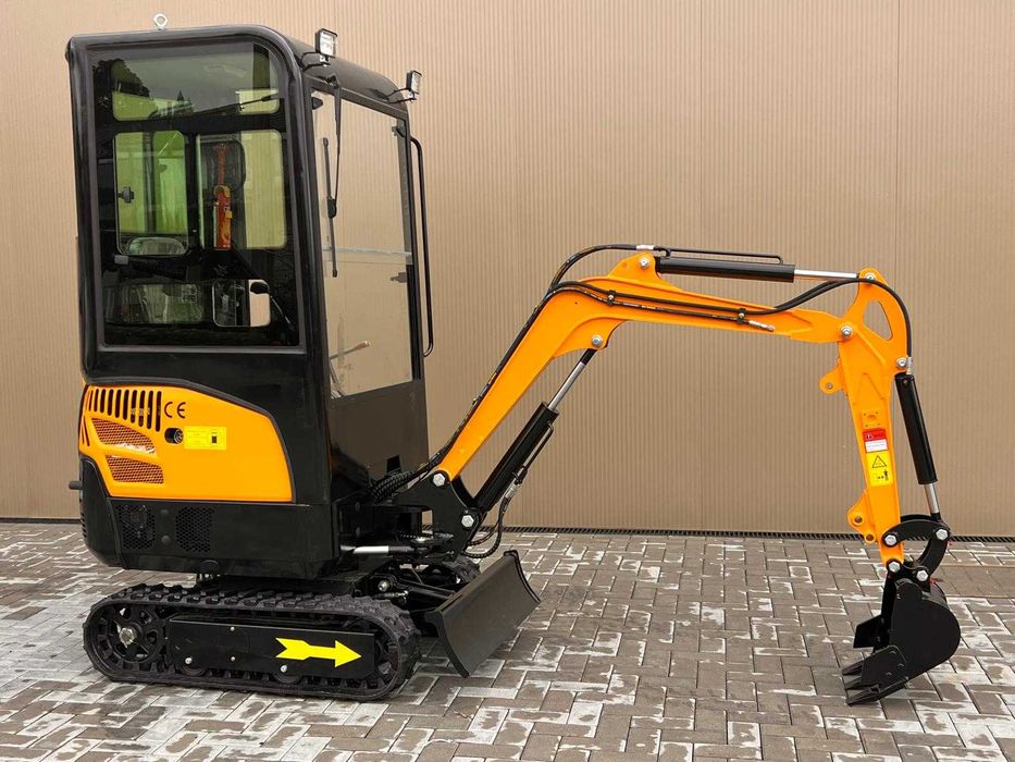 MINI GIRATORIA 1500 KG CABINADA MOTOR KUBOTA HT153KCB