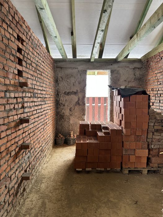 Продам недобудований будинок  170 квадратів+ тераса 60 квадратів