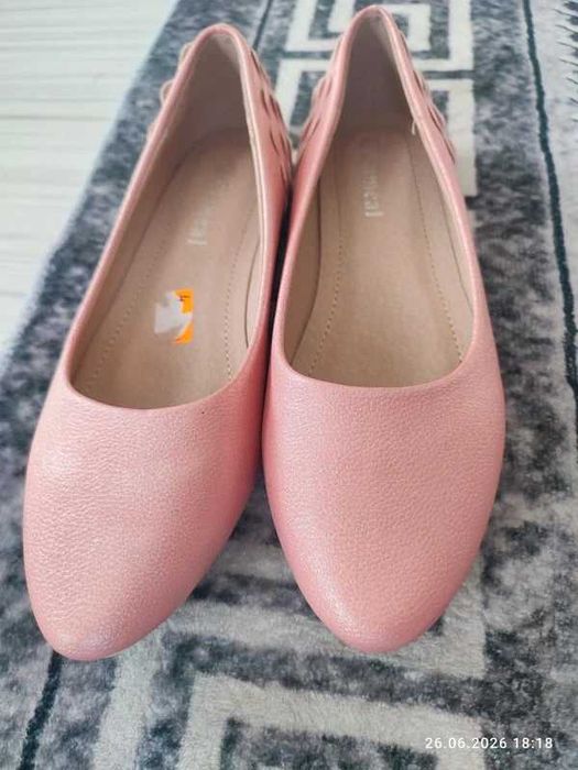 nowe, nienoszone buty damskie marki Enmeal w rozmiarze 39.