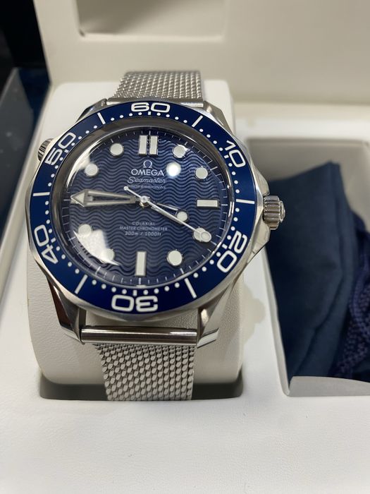 Omega seamaster diver 300 bond 60