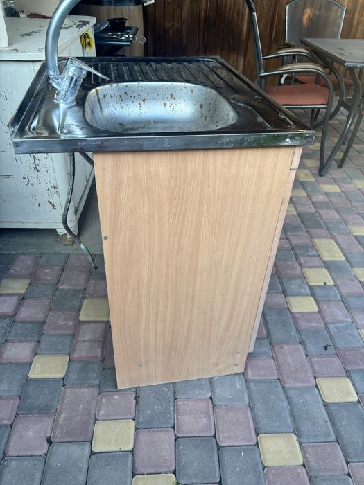 Продаю тумбу с мойкой б/у