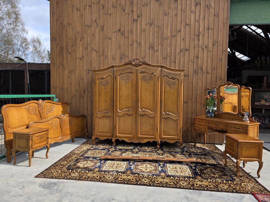 Rzeźbiona sypialnia Ludwik szafa łóżko toaletka #1752 Stylowy Węgrów