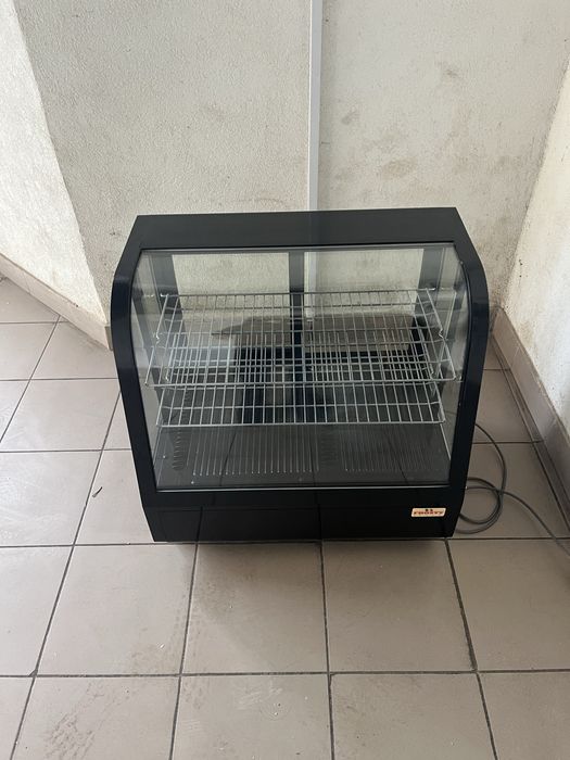 Холодильна Вітрина Кондитерська Frosty Обʼєм-100 Літрів