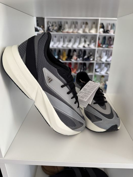 Кросівки adidas Lightblaze колір сірий JS0913 42-45 оригінал