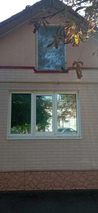 Продам новозбудований будинок з газовим опаленням в центрі міста.