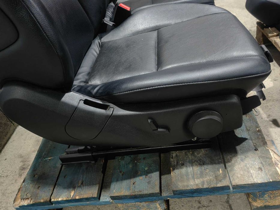 Bancos em couro Mercedes Class C W204 carro