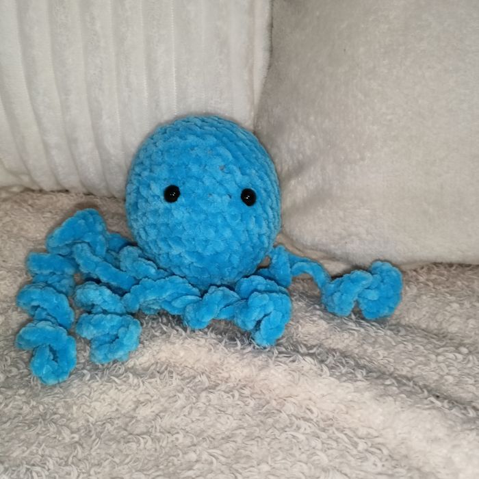 Ośmiorniczka na szydełku