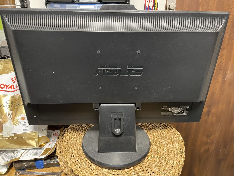 Monitor 24 ASUS z kamerą Full HD 1920 x 1080p stan bardzo dobry