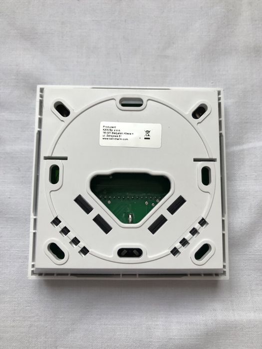 Przewodowy termostat pokojowy LCD 230 V KAN-therm K-800202