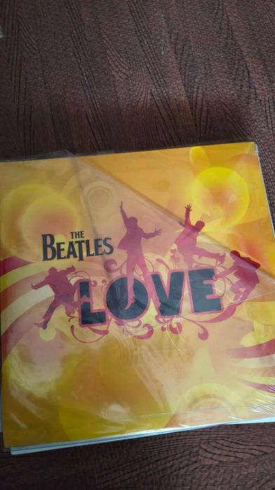 The Beatles 
Love 2lps
Novo
Jethro Tull
Thick As A Brick (180g) (Limited Edition) (Steven Wilson Mix)
Novo
45€