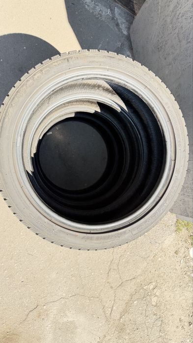 Продам зимову гуму 225/45 R18