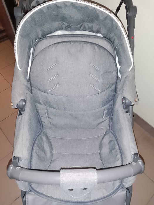 Продам коляску 2 в 1