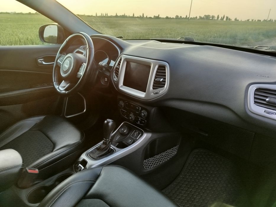 Продам свій автомобіль  Jeep Compass