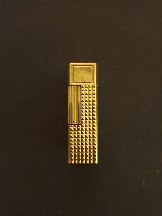 Isqueiro S.T. Dupont Ligne 2 Ouro Raro