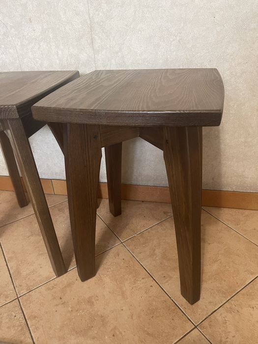 Табуретки деревʼяні, табуретки