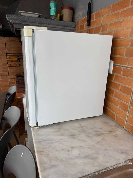 Frigorifico pequeno