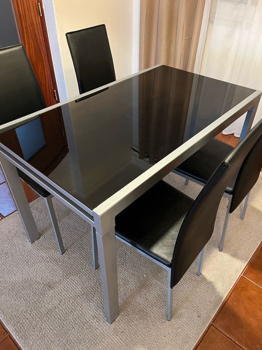 Extendable dining table with 4 chairs64740299755139121