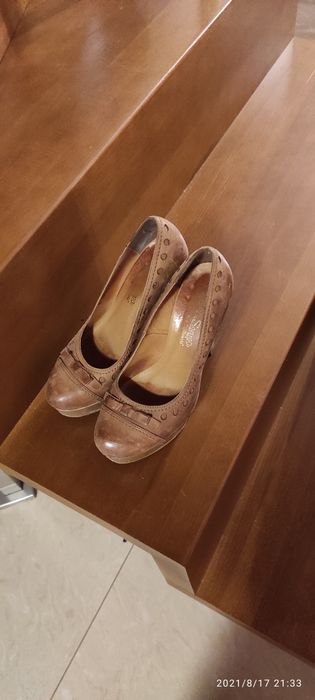 Buty na obcasie Szydłowski