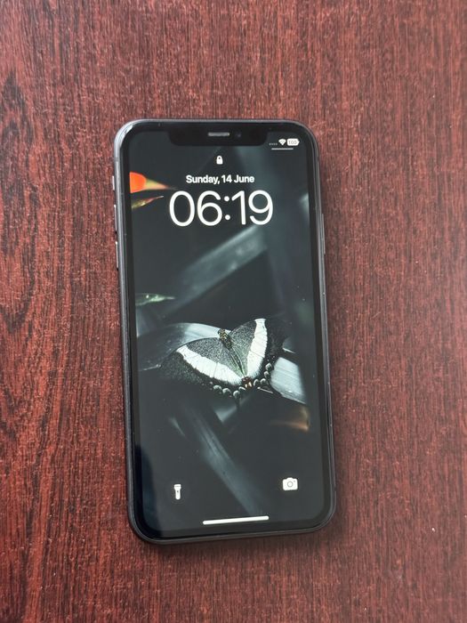 iPhone 11 64 GB Black