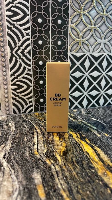 Hidratante facial BB cream 01. Krem nawilżający do twarzy BB  01 jasny SPF 20. 50ml Deliplus