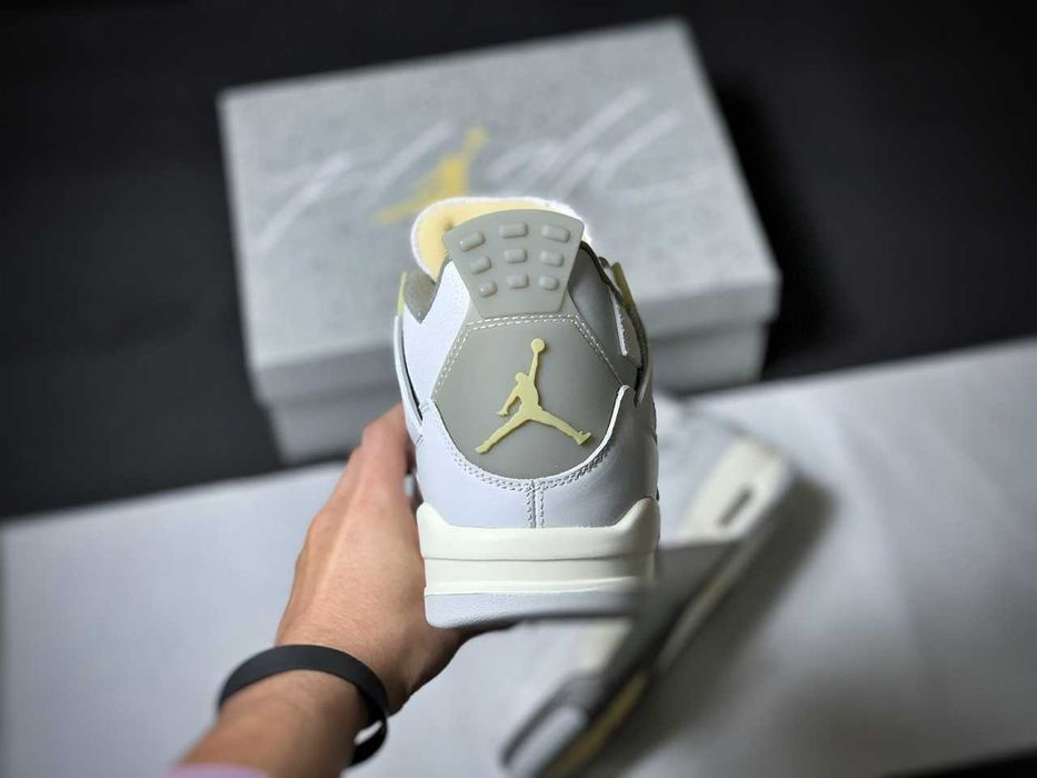 Jordan 4 Photon Dust