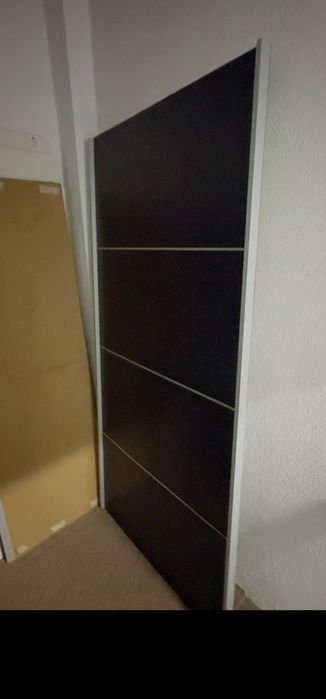 Roupeiro IKEA usado.