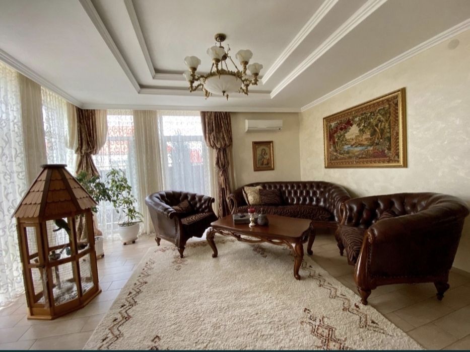 Продам шикарный дом в лесу возле реки