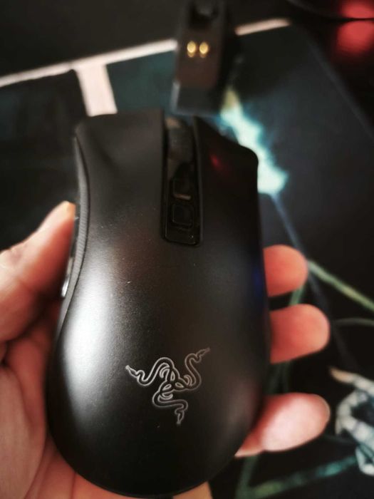 Rato Razer DeathAdder v2 pro + base para carregamento
