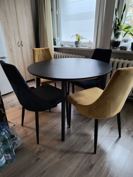 Stół okrągły IKEA LISABO czarny